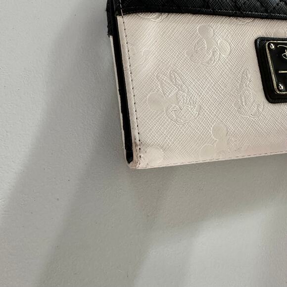 Loungefly Disney Mickey & Minnie Embossed Wallet Black White Faux Leather Zip - Picture 6 of 6